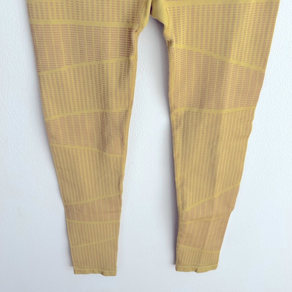 Fabletics Define PowerHold High-Waisted Legging In Gridlock Size Medium - Picture 7 of 11